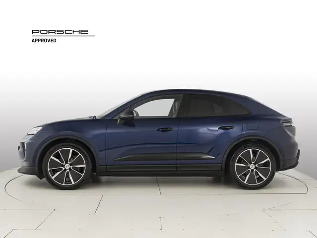 Porsche Macan view 2