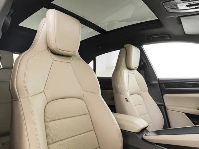 Porsche Macan view 12