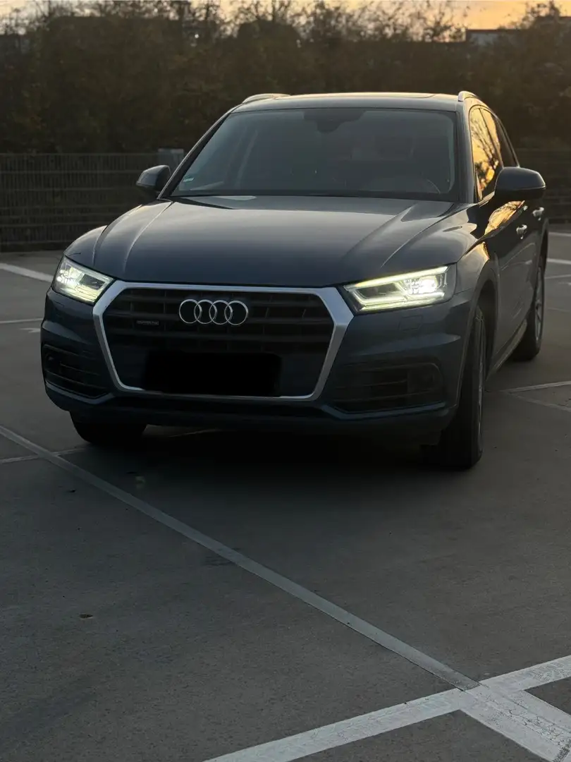Audi Q5 quattro basis Blau - 1