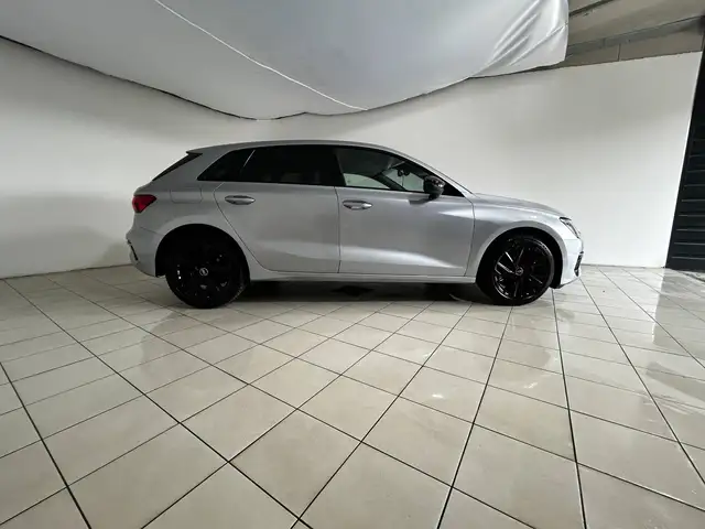 Audi A3 view 4