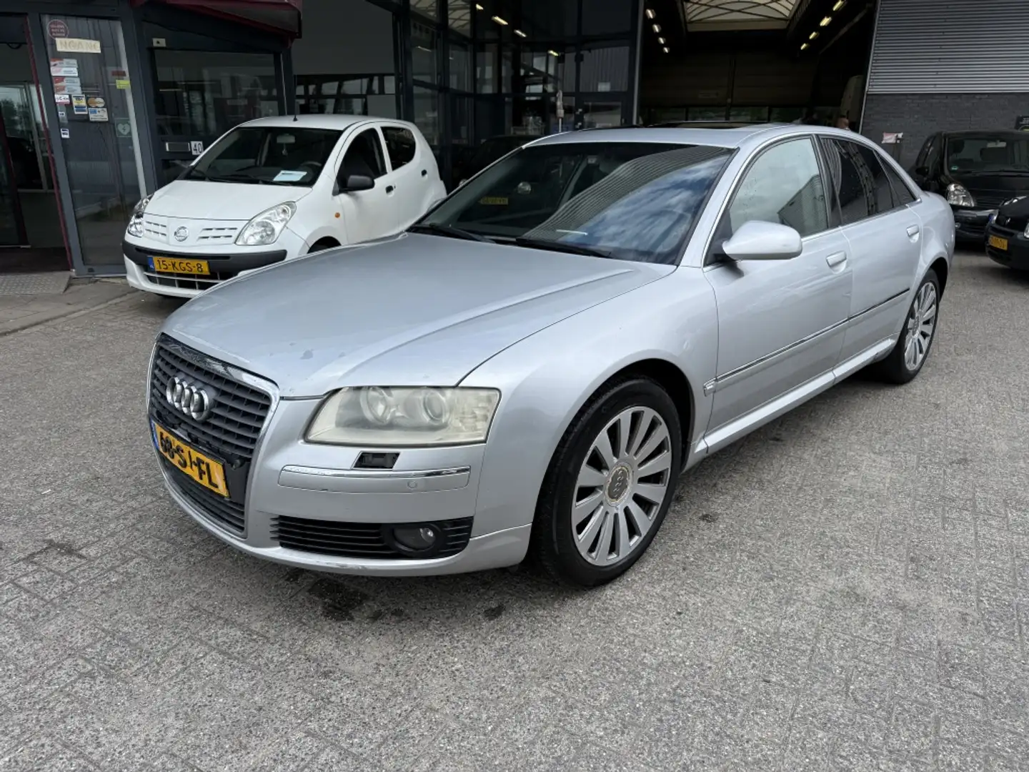 Audi A8 3.0 TDI q. Pro Line Grijs - 2