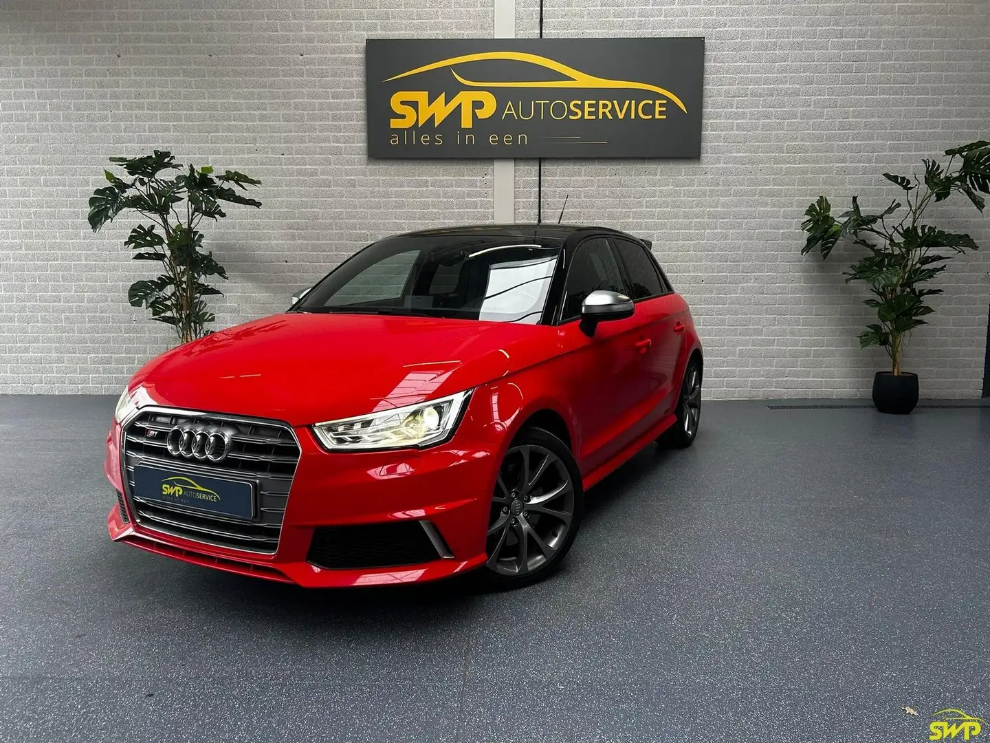 Audi A1 Sportback 2.0 TFSI S1 Quattro | Navi | Zwart dak | Rouge - 1