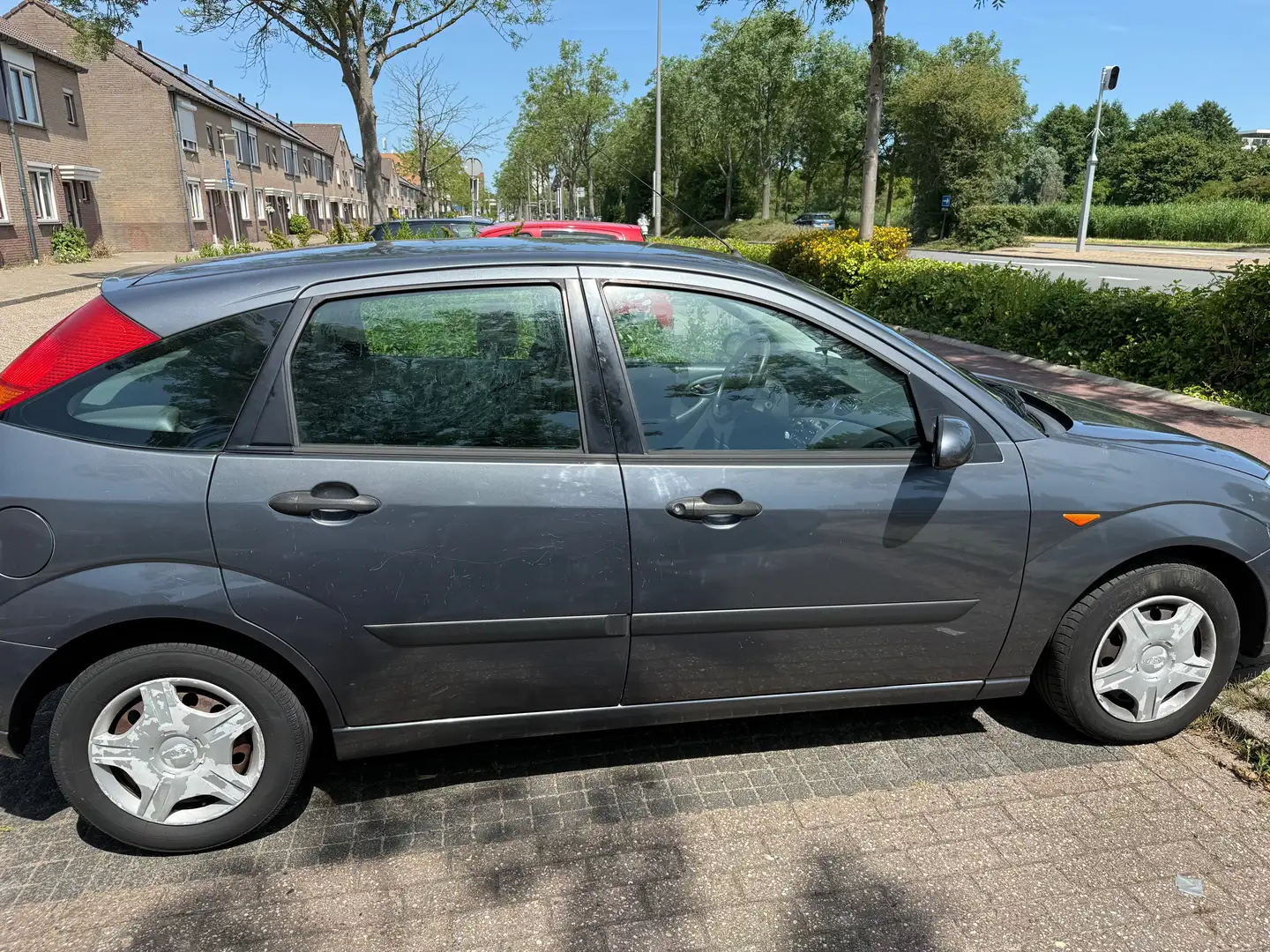 Ford Focus Ford Focus 1.6-16V Centennial Automaat 5-deurs Gris - 2