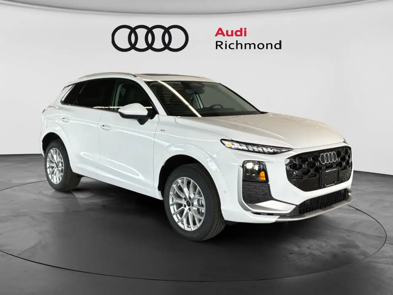 Audi Q3 снимка Audi Q3