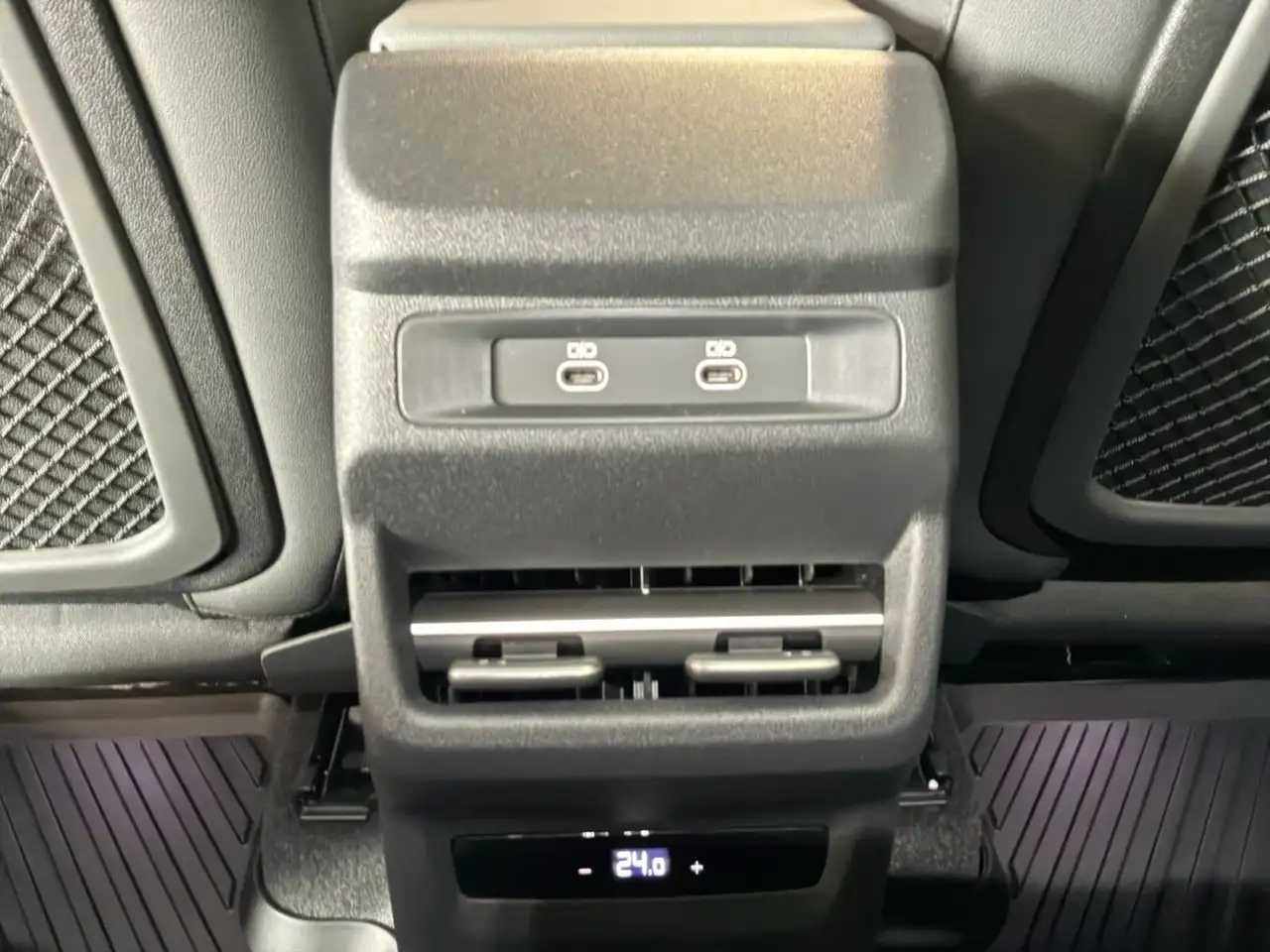 Audi Q3 снимка Audi Q3