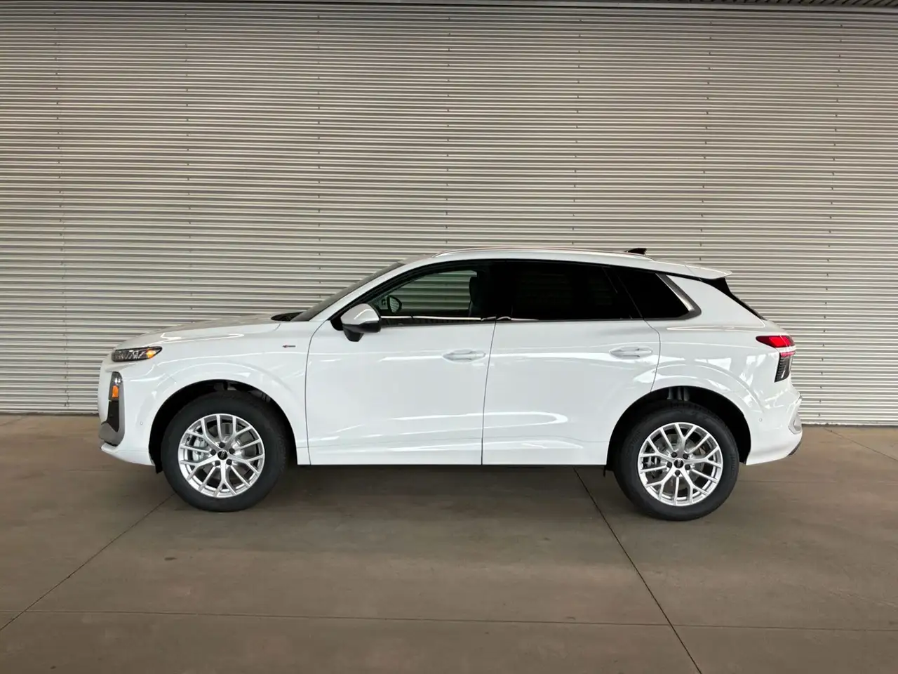 Audi Q3 снимка Audi Q3