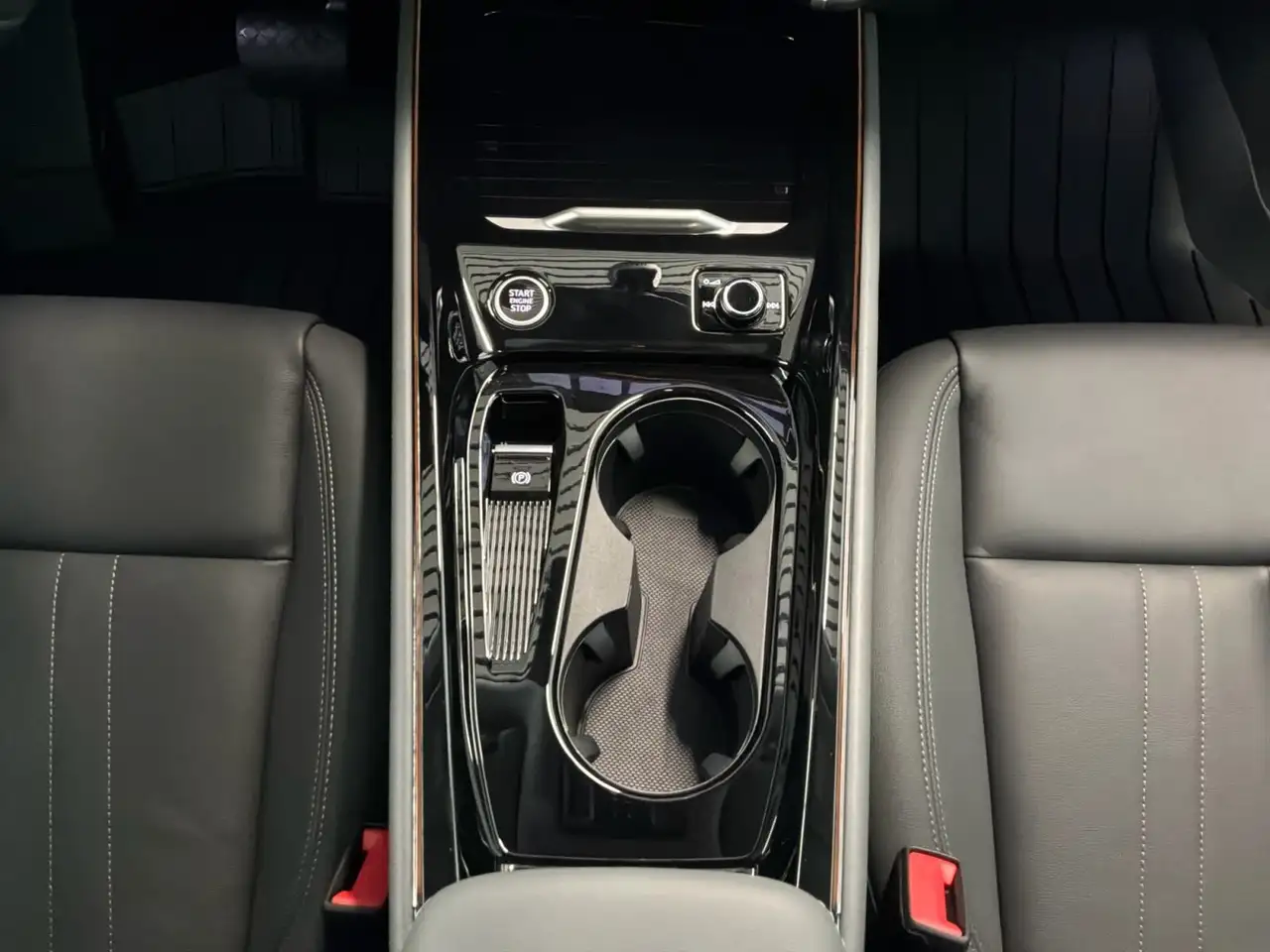 Audi Q3 снимка Audi Q3