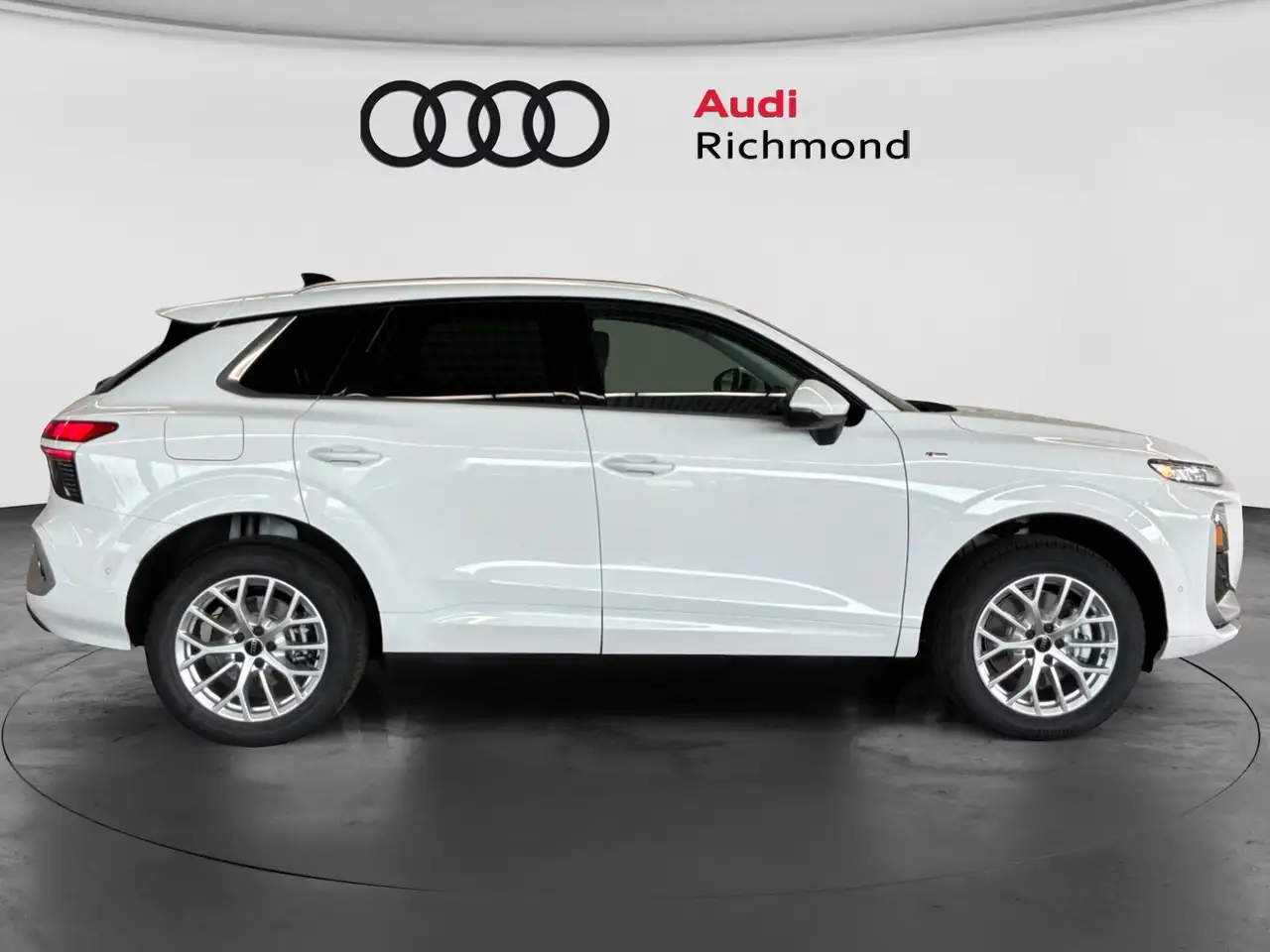 Audi Q3 снимка Audi Q3