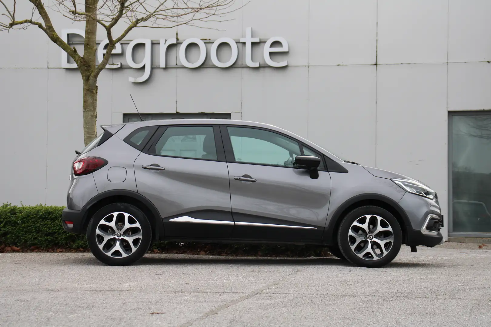 Renault Captur TCE Equilibre *KEYLESS*FULL LED*CAMERA*CLIMATEC* Zilver - 2