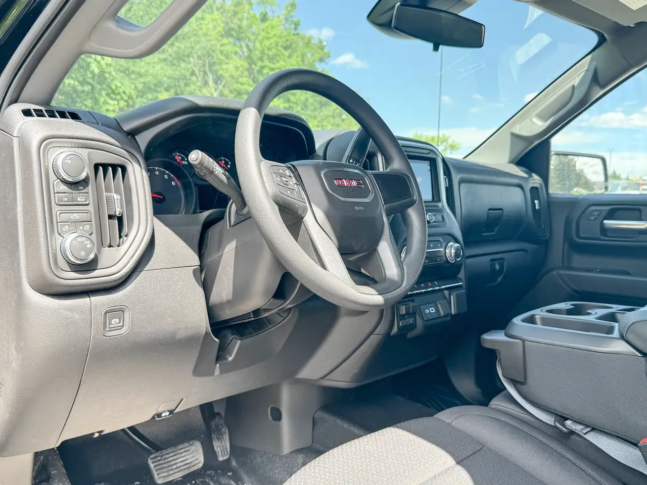 GMC Sierra 1500 снимка GMC Sierra 1500