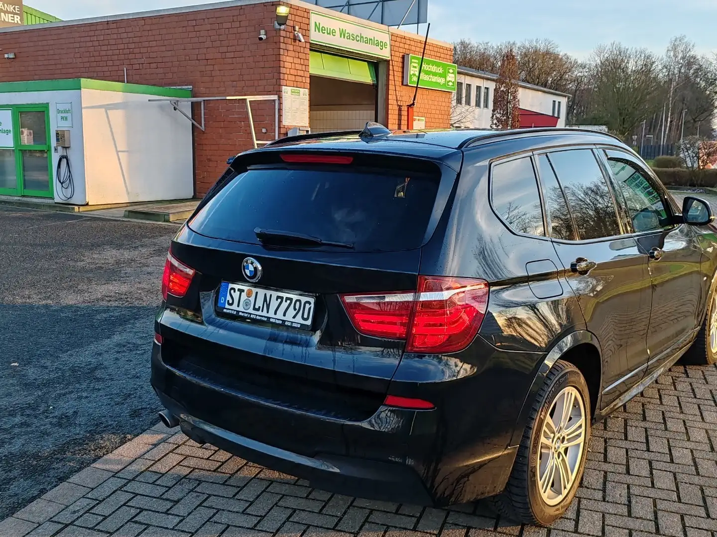 BMW X3 xDrive20d Aut. Schwarz - 2