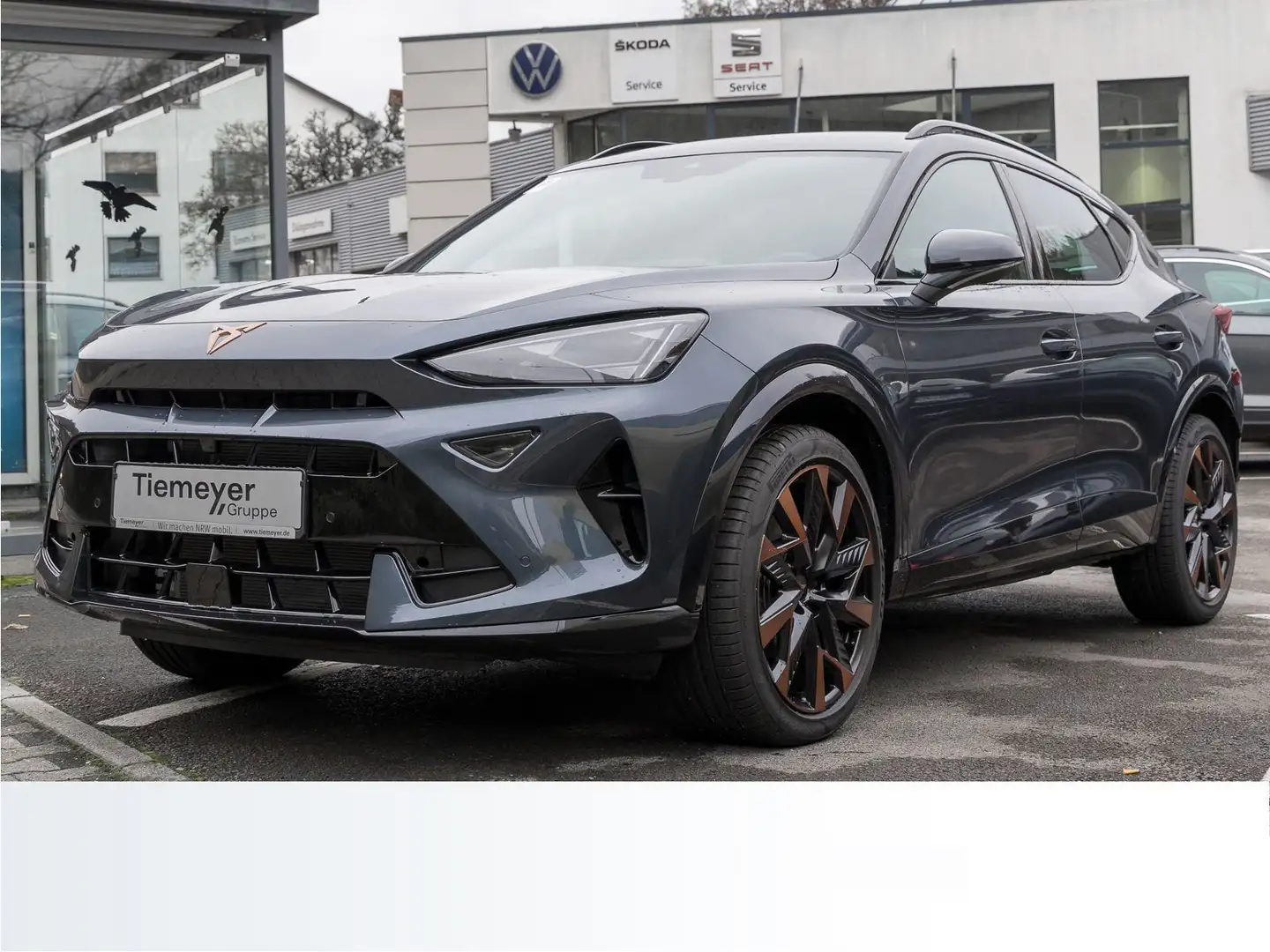 CUPRA Formentor 1.5 eTSI DSG SENNHEISER LED REAR VIEW Grau - 2