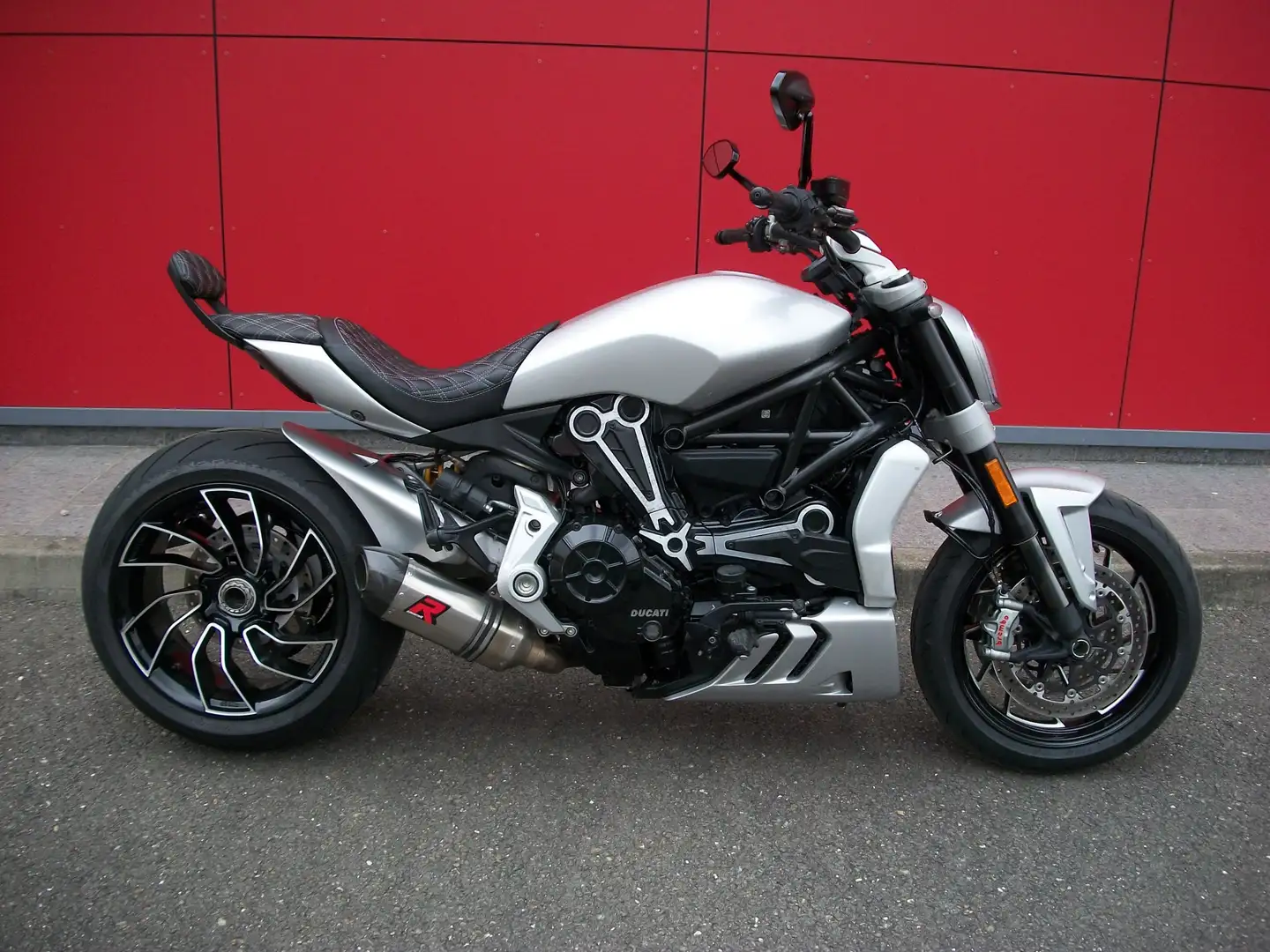 Ducati XDiavel Gris - 1