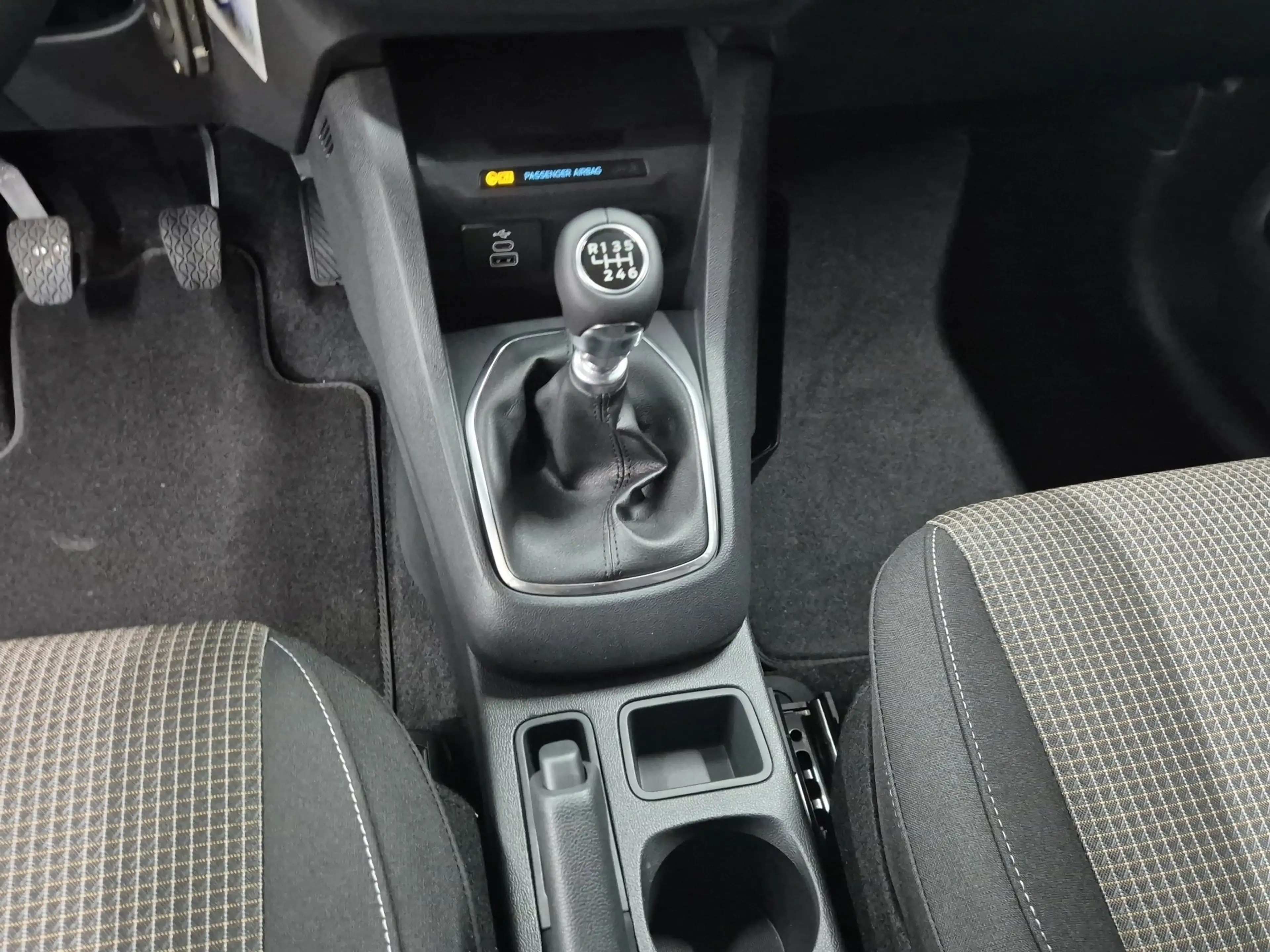 Ford Tourneo Courier Trend PDC BLUETOOTH WINTER-PAKET — photo 14