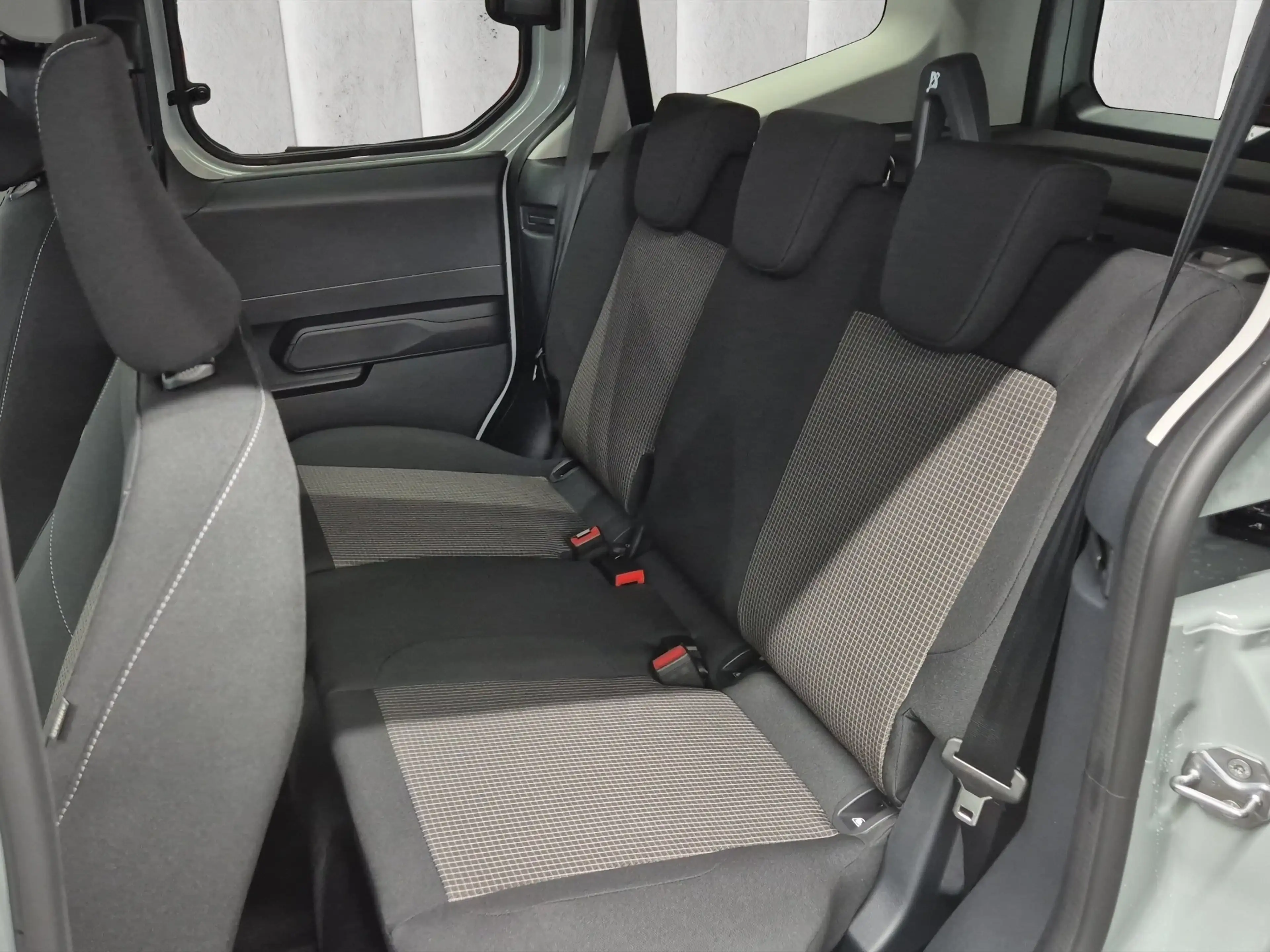 Ford Tourneo Courier Trend PDC BLUETOOTH WINTER-PAKET — photo 11