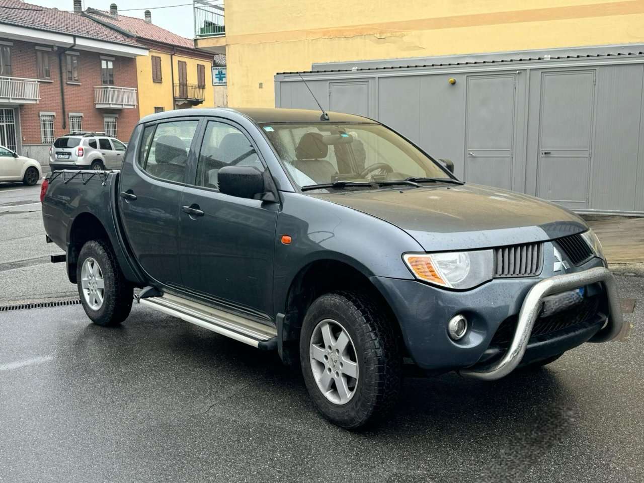 Mitsubishi L200 L200 d.cab 2.5 di-d Invite