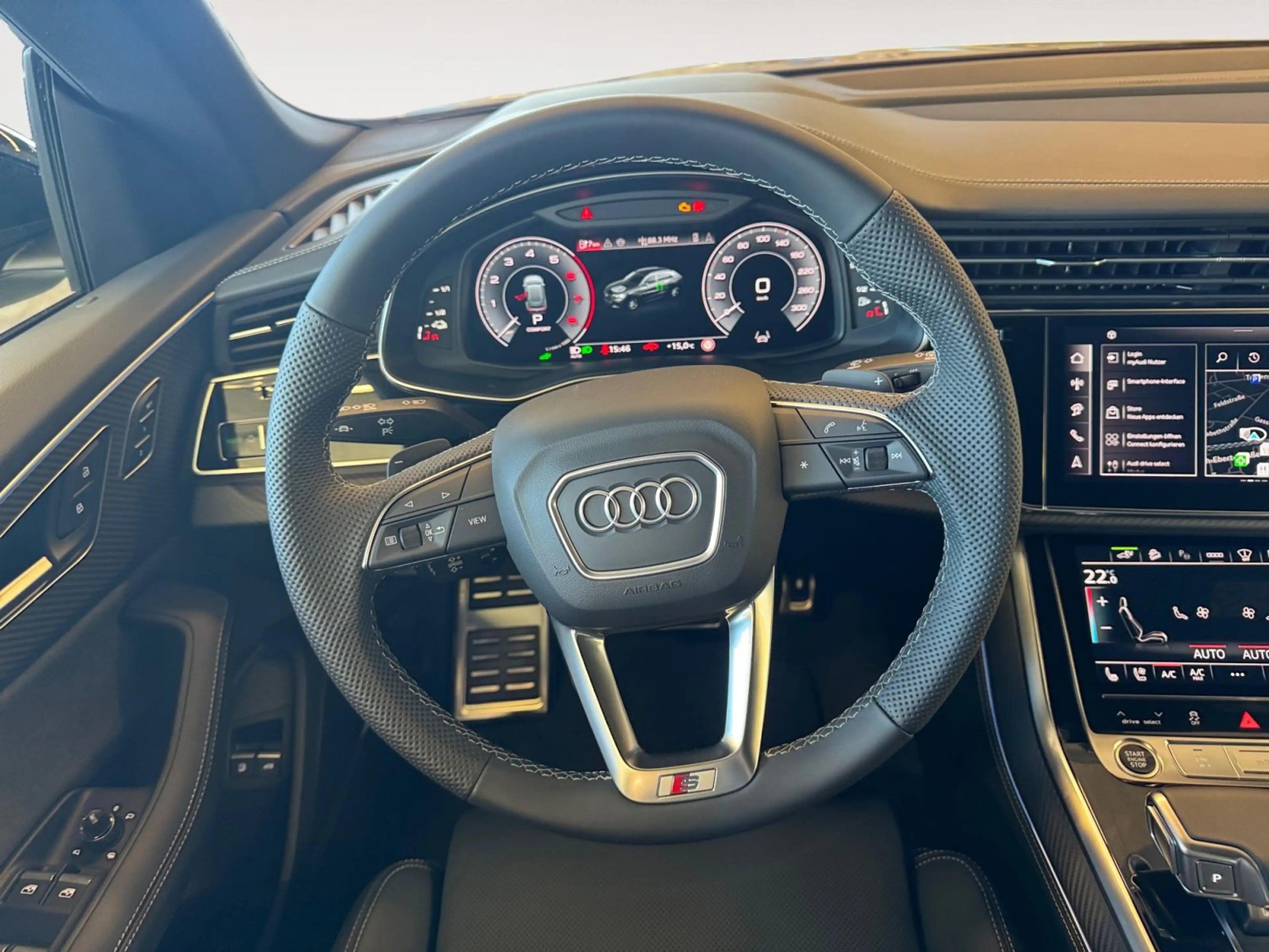 Audi Q8 SUV TFSI e quattro 360 kW tiptronic PANO B&O — photo 13