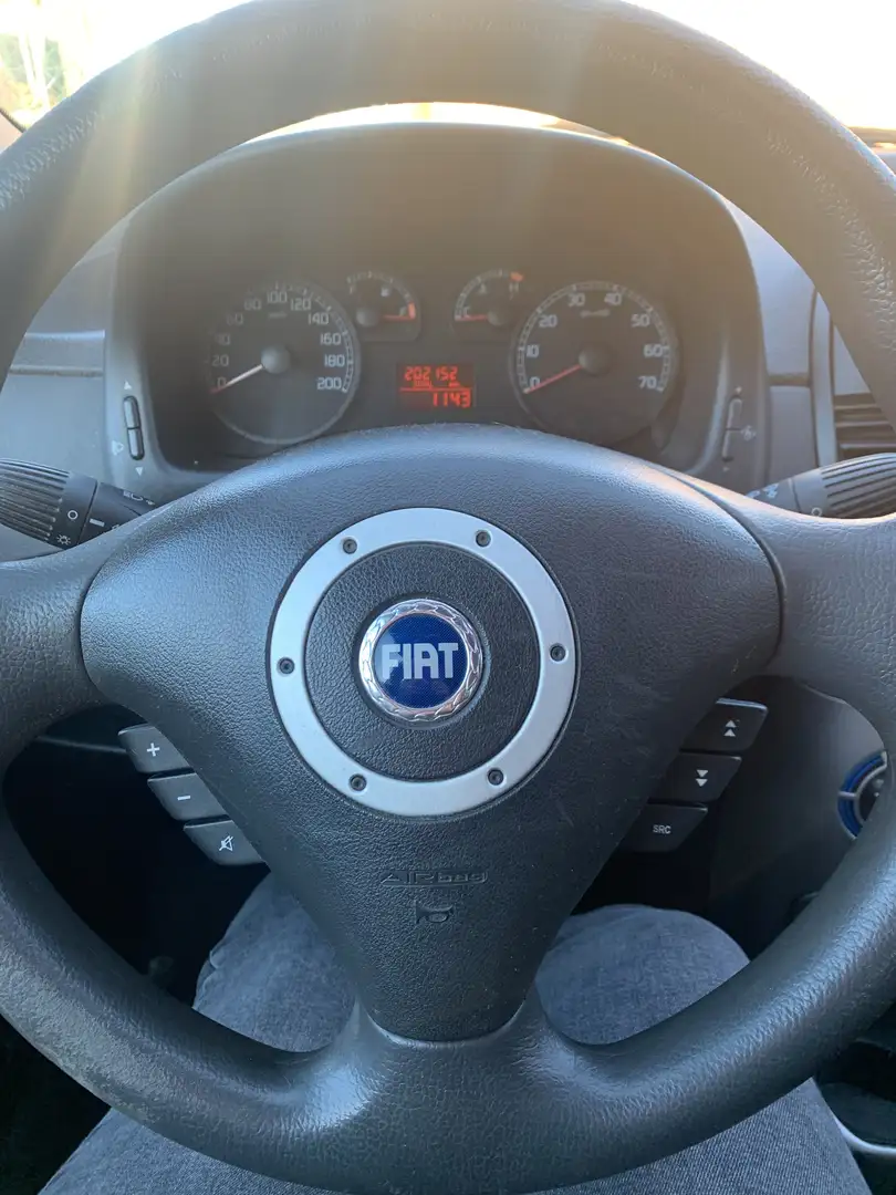 Fiat Punto 1.2-16V SportSound Grijs - 1