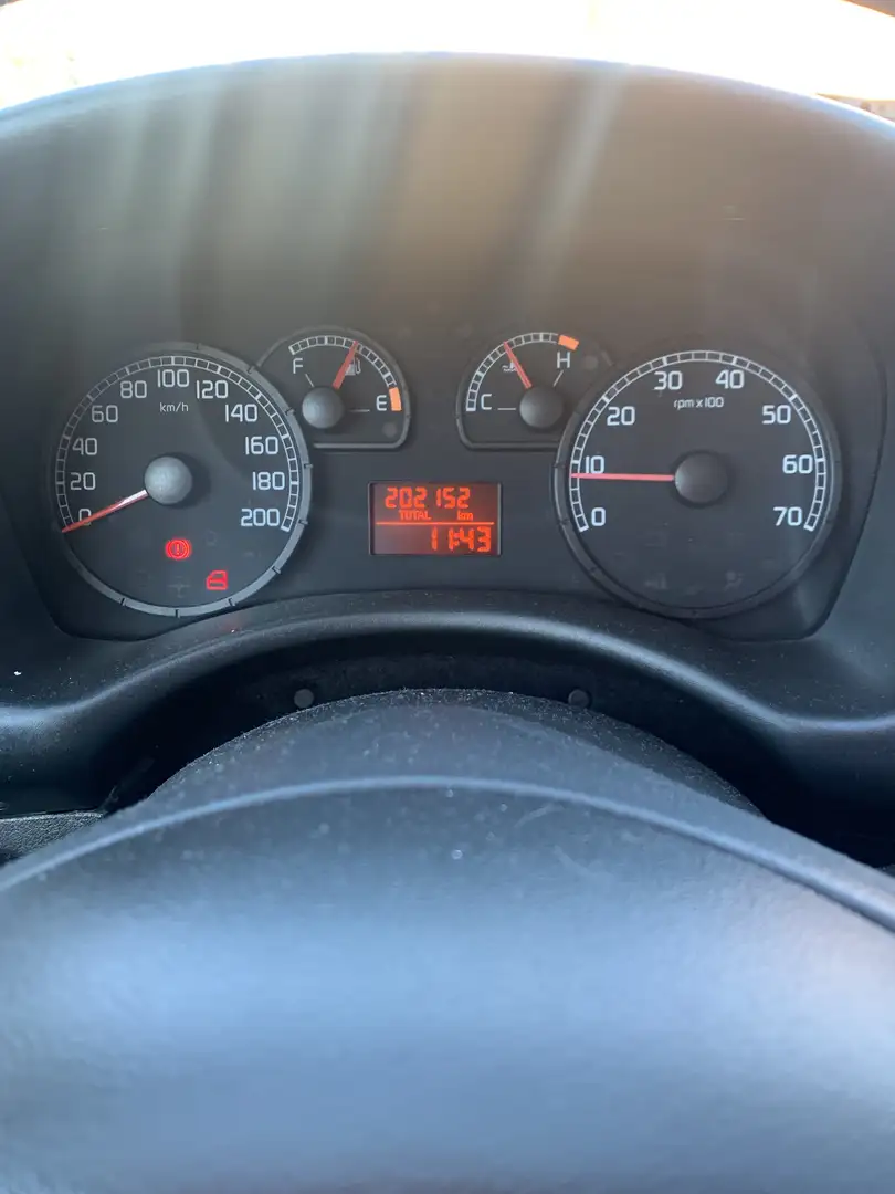 Fiat Punto 1.2-16V SportSound Grijs - 2