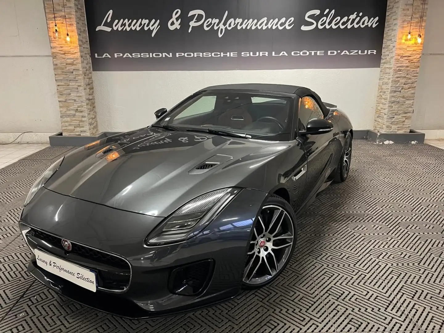 Jaguar F-Type S Cabriolet phase II 3.0 V6 380ch R-dynamic - 49000km - Options+++ Gris - 2