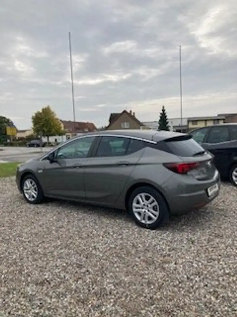 Opel Astra Edition K Lim. 5-trg. Grau - 2