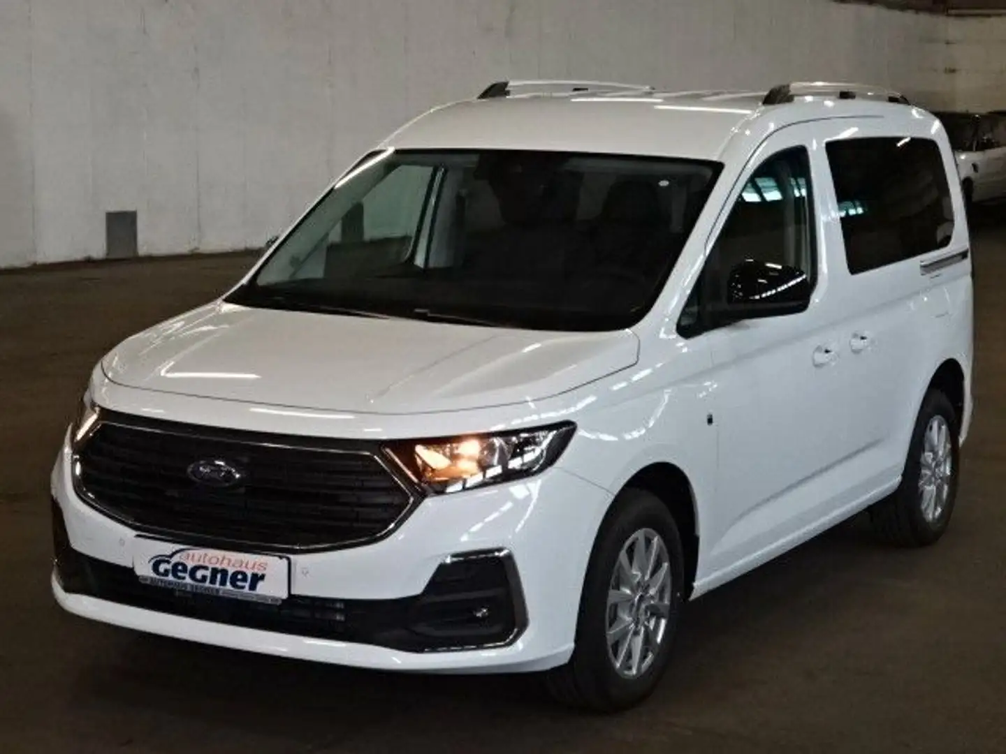 Ford Tourneo Connect 2.0L TDCi Titanium PDC SHZ DAB+ Weiß - 2