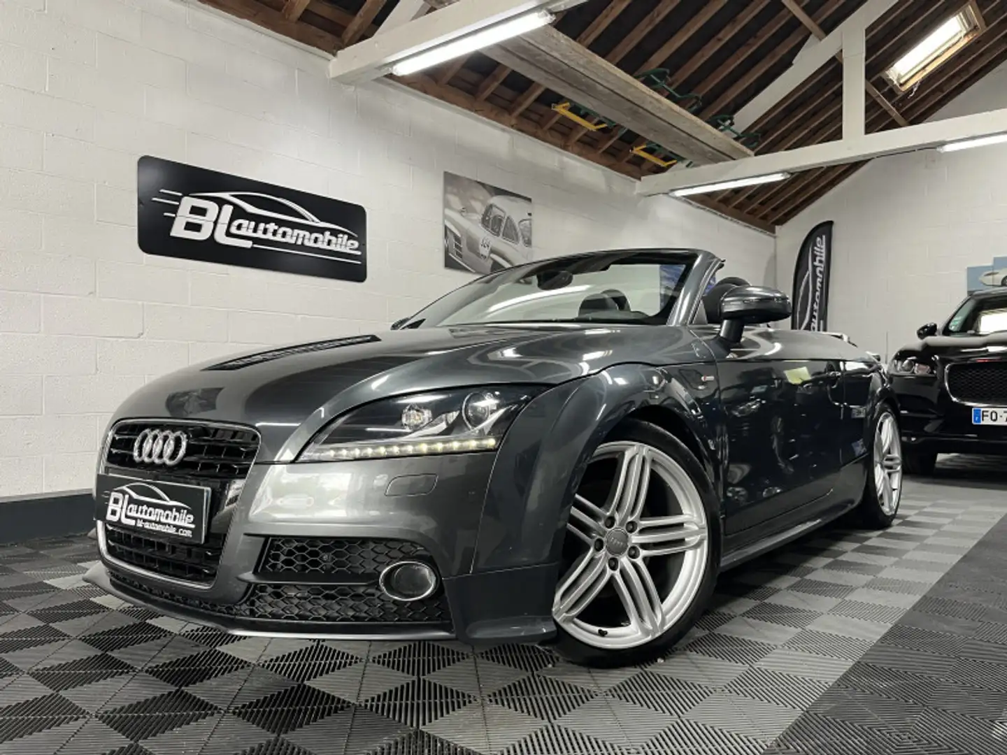 Audi TT 2.0 TFSI 211CH S LINE Gris - 1