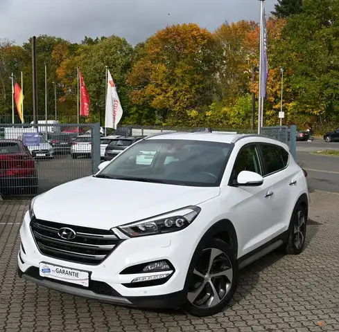 Hyundai TUCSON Premium 4WD LederCamNavi LED Autom 19Zoll