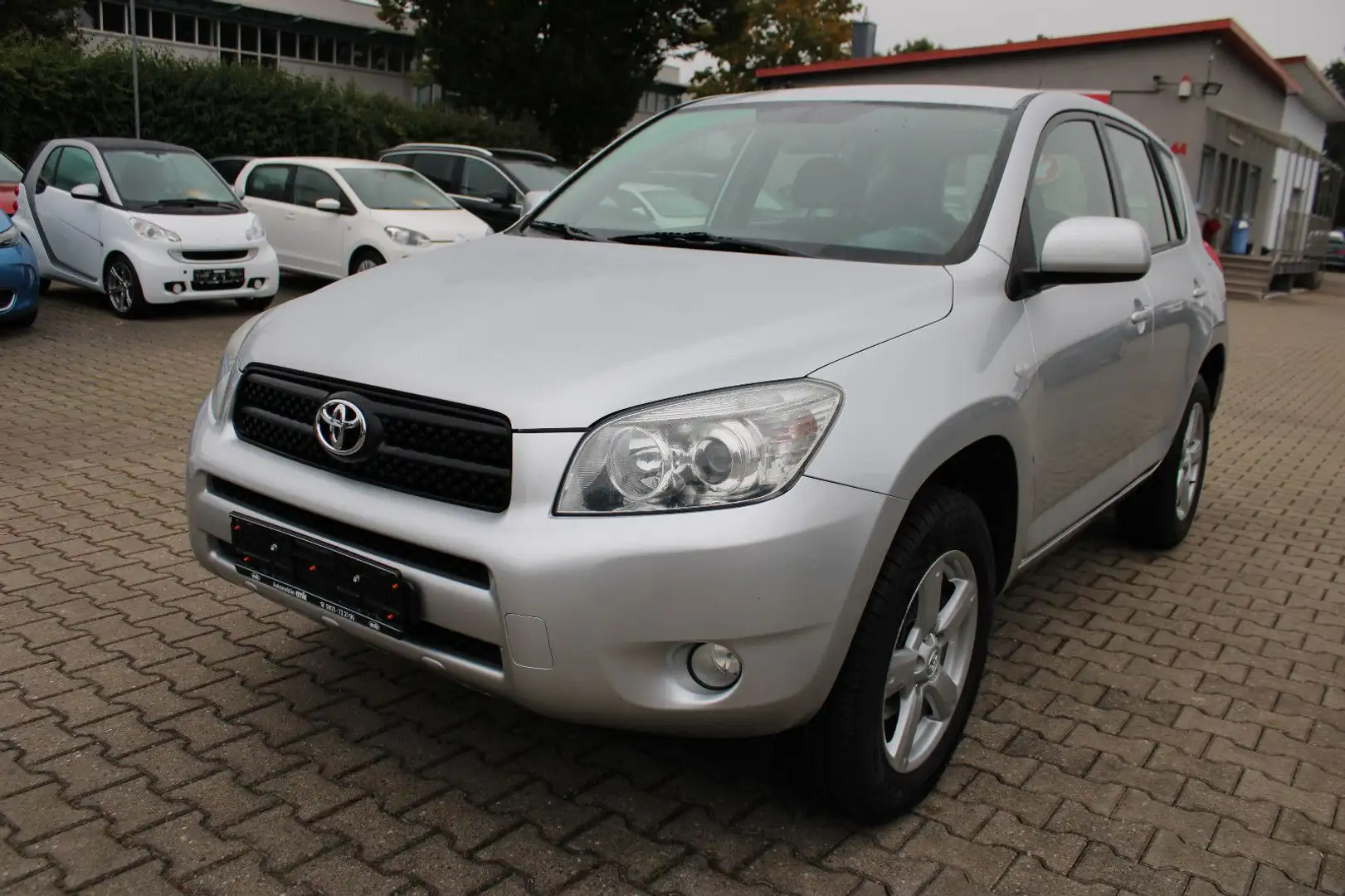 Toyota RAV 4 2.0 4x4 Klimaautom. Navi Silber - 1