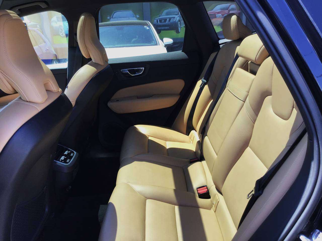2020 Volvo XC60 Momentum - T6-TOIT PANORAMIQUE-NAVIGATION thumb 19