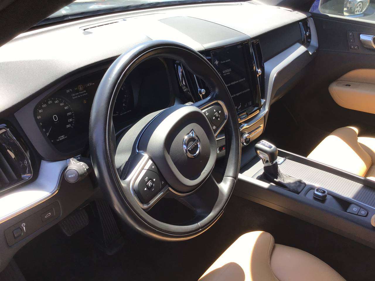 2020 Volvo XC60 Momentum - T6-TOIT PANORAMIQUE-NAVIGATION thumb 12