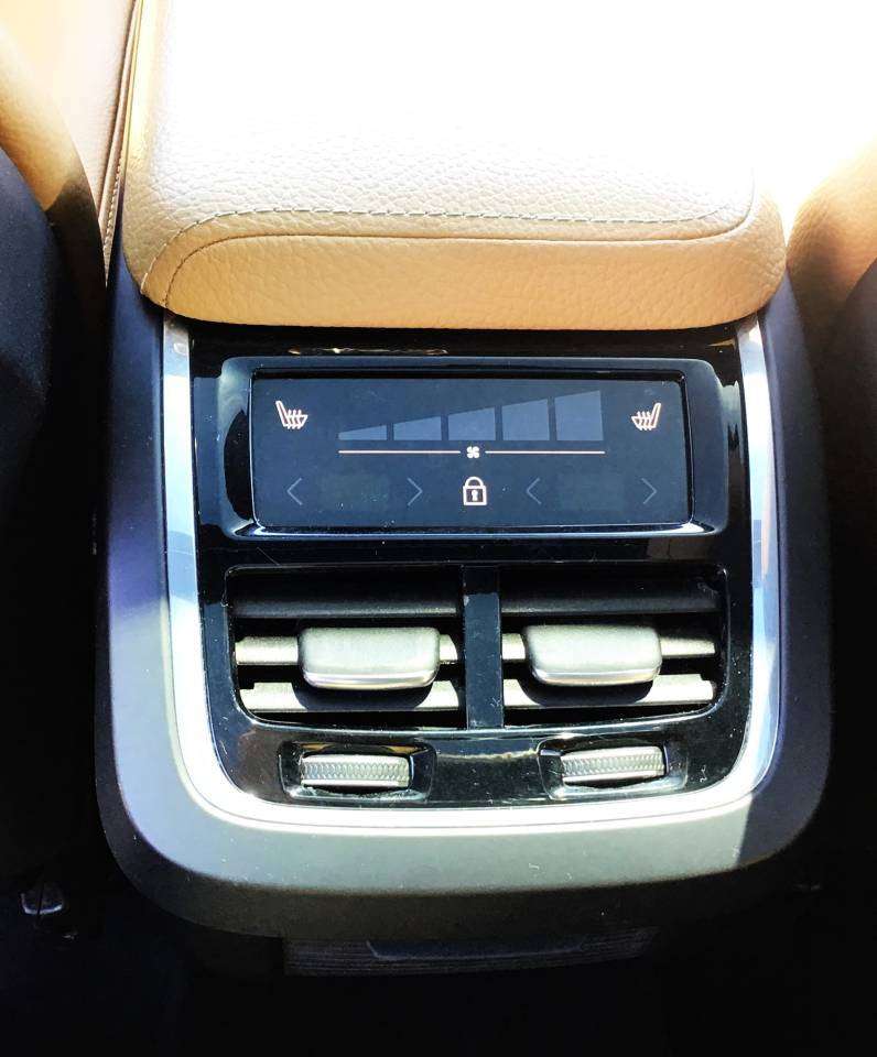 2020 Volvo XC60 Momentum - T6-TOIT PANORAMIQUE-NAVIGATION thumb 20