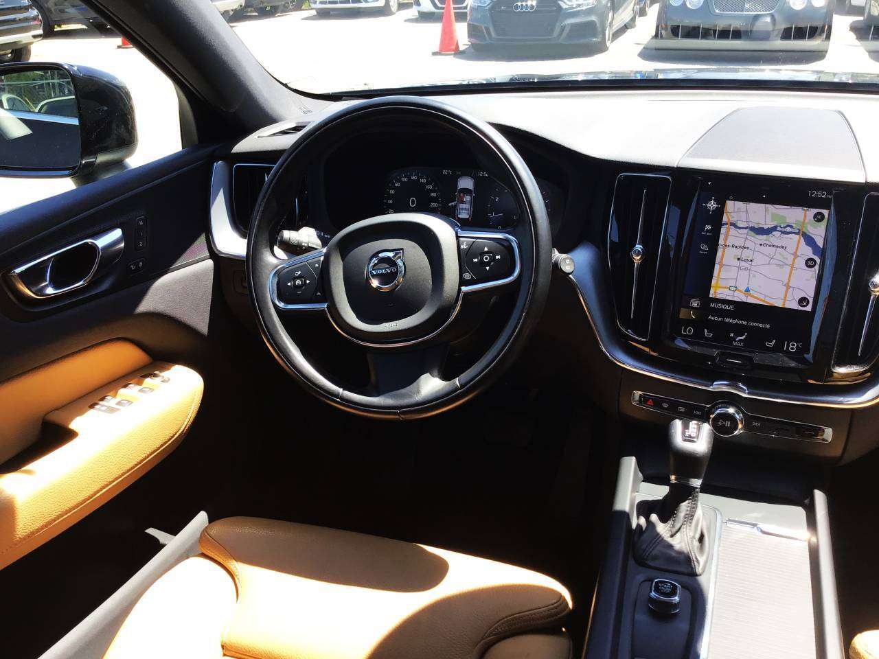 2020 Volvo XC60 Momentum - T6-TOIT PANORAMIQUE-NAVIGATION thumb 10