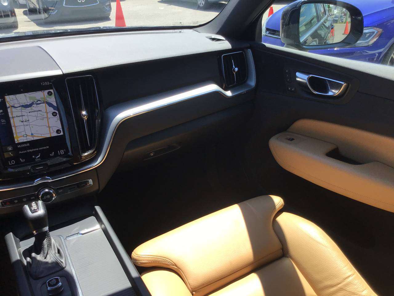 2020 Volvo XC60 Momentum - T6-TOIT PANORAMIQUE-NAVIGATION thumb 11