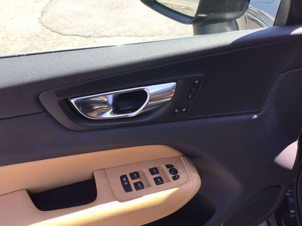 2020 Volvo XC60 Momentum - T6-TOIT PANORAMIQUE-NAVIGATION thumb 15