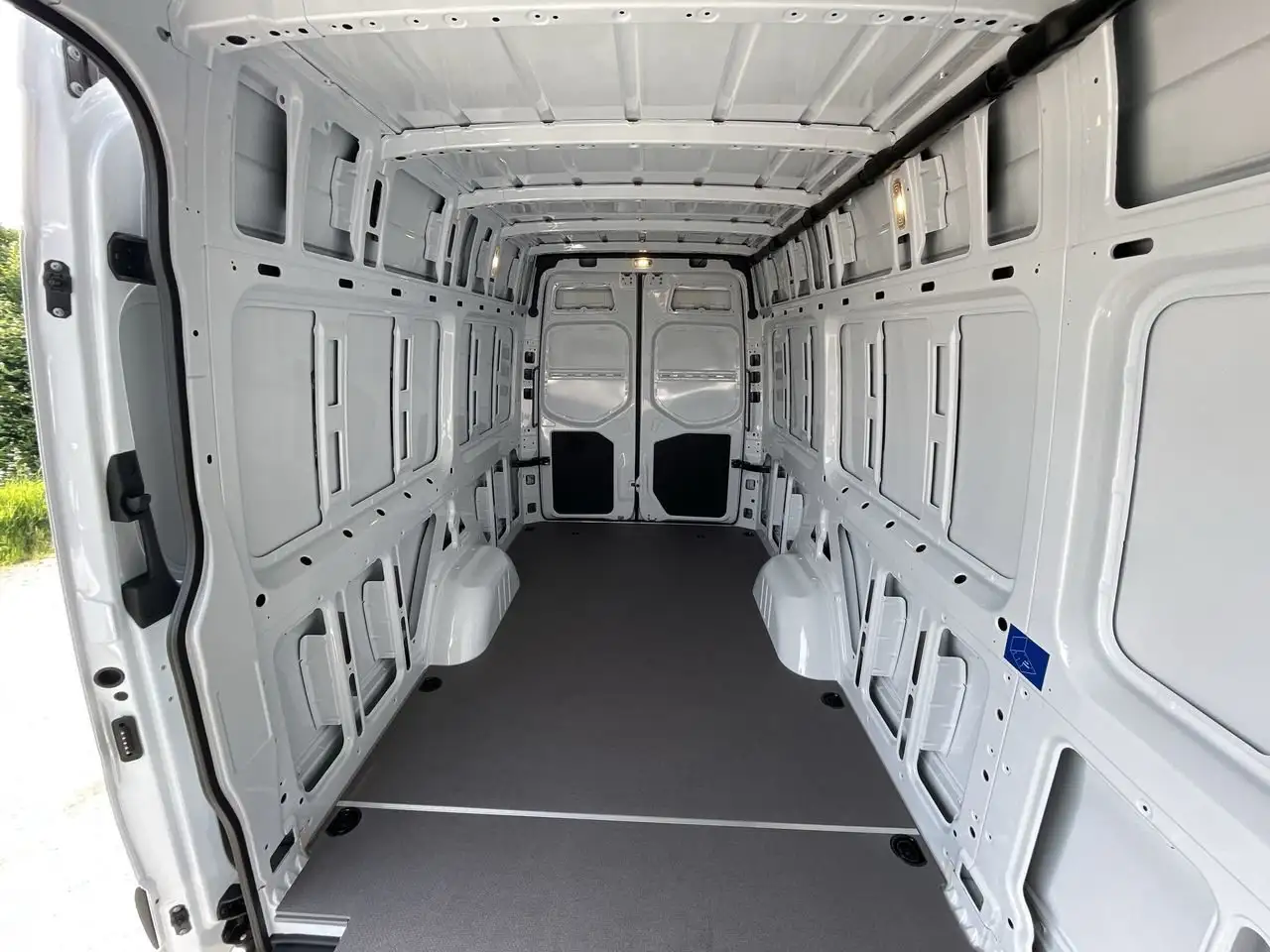 Mercedes-Benz Sprinter снимка Mercedes-Benz Sprinter