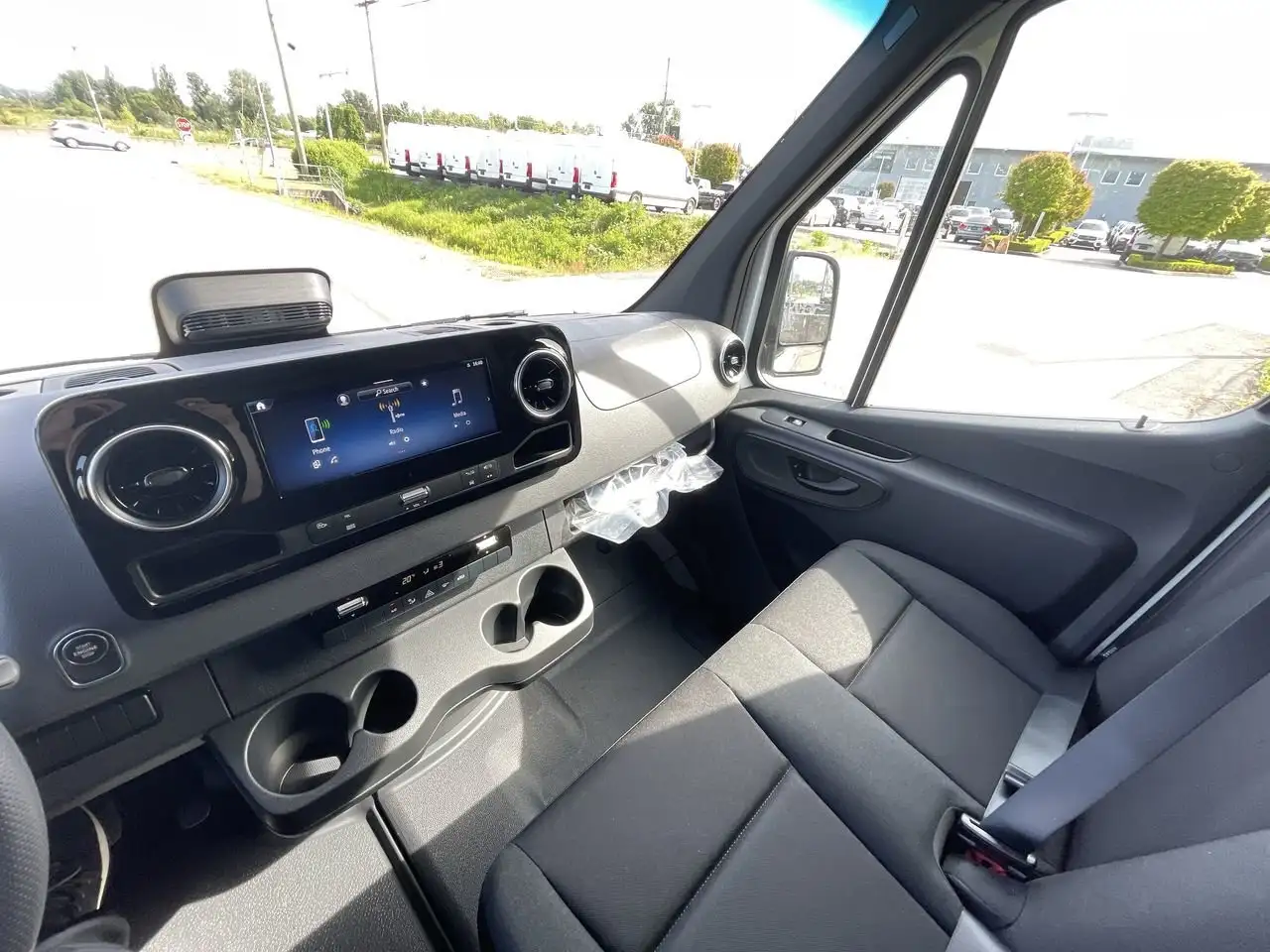 Mercedes-Benz Sprinter снимка Mercedes-Benz Sprinter