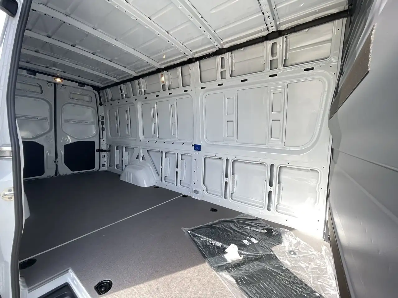 Mercedes-Benz Sprinter снимка Mercedes-Benz Sprinter
