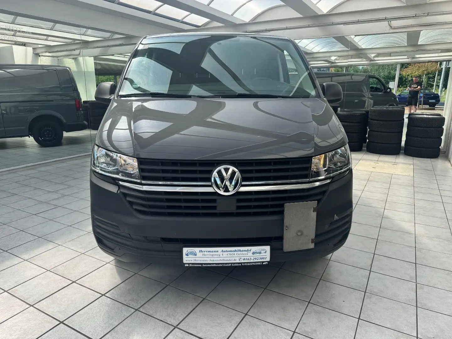 Volkswagen T6.1 Transporter Kasten lang Flügeltüren;Klima, Gri - 2