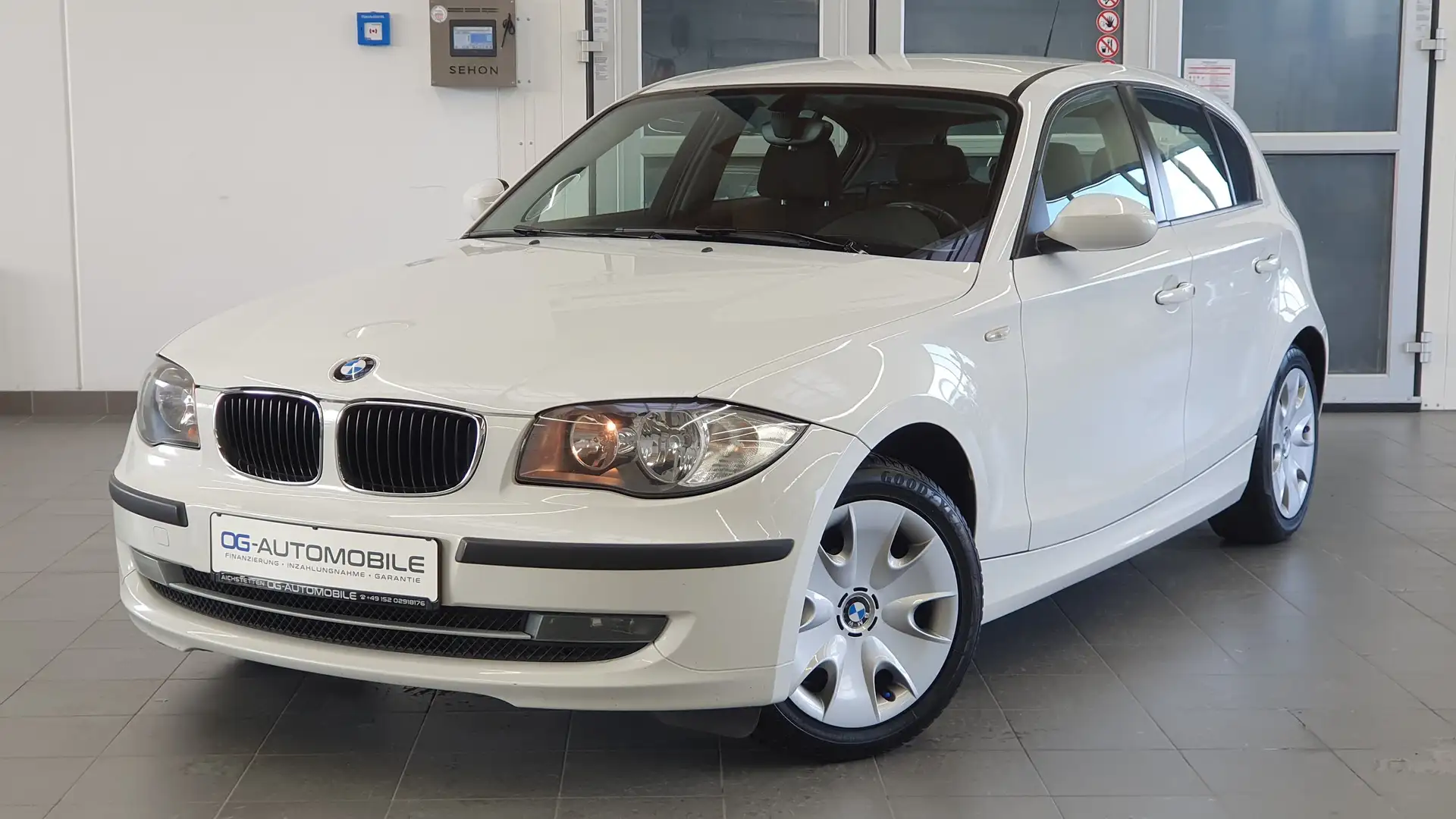BMW 118 d Klima*BMW Scheckheft gepflegt Weiß - 1