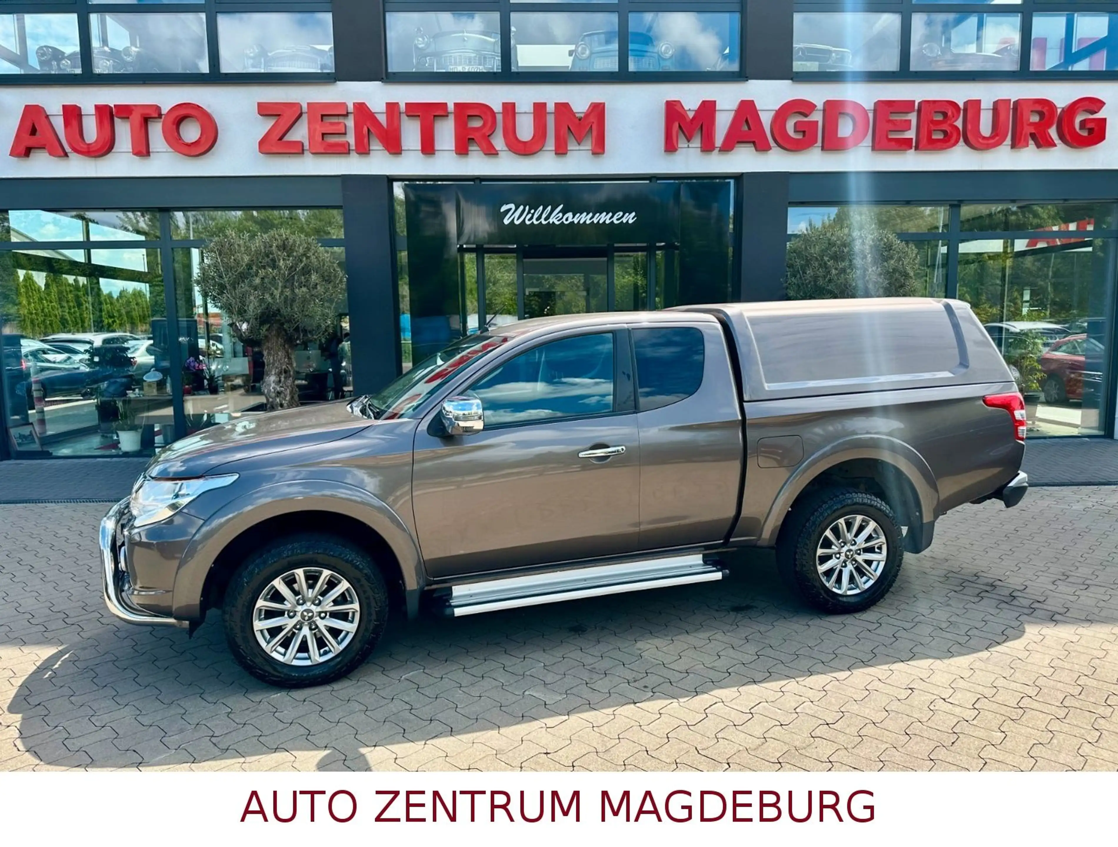Mitsubishi L200 Plus Club Cab 4WD ALU*ALLRAD*AHK*