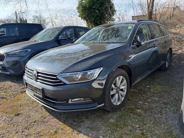 Volkswagen Passat 2.0 TDI DSG 4Motion *NAVI*