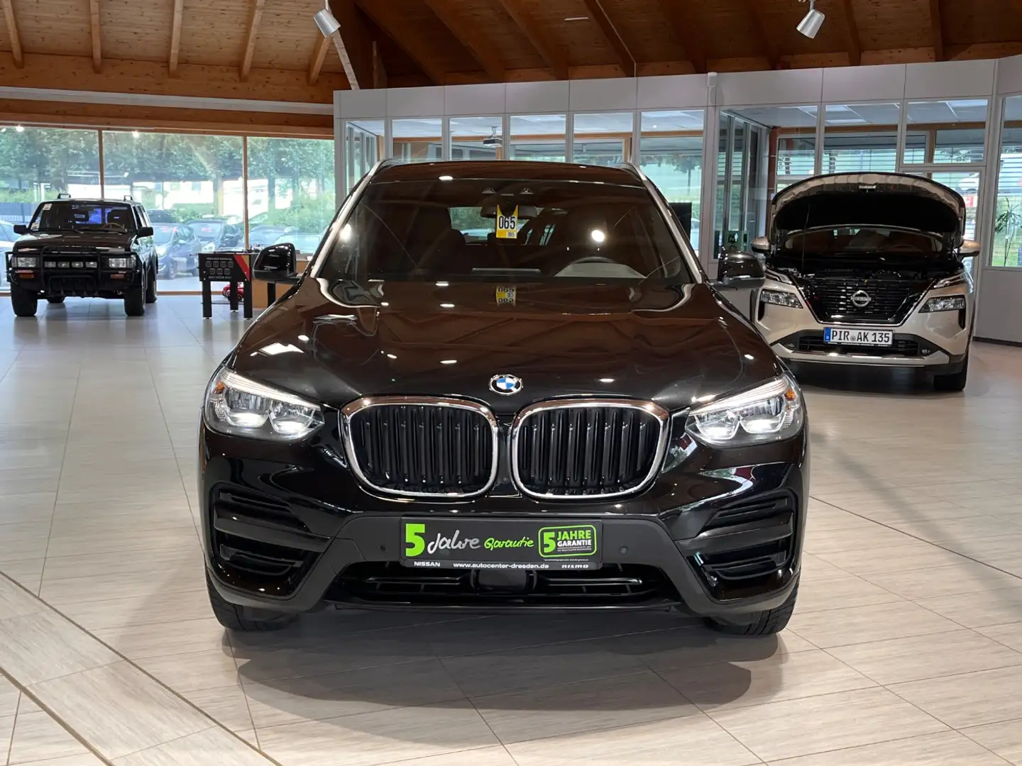 BMW X3 xDrive 30e Advantage Navi Kam Keyless Black - 2