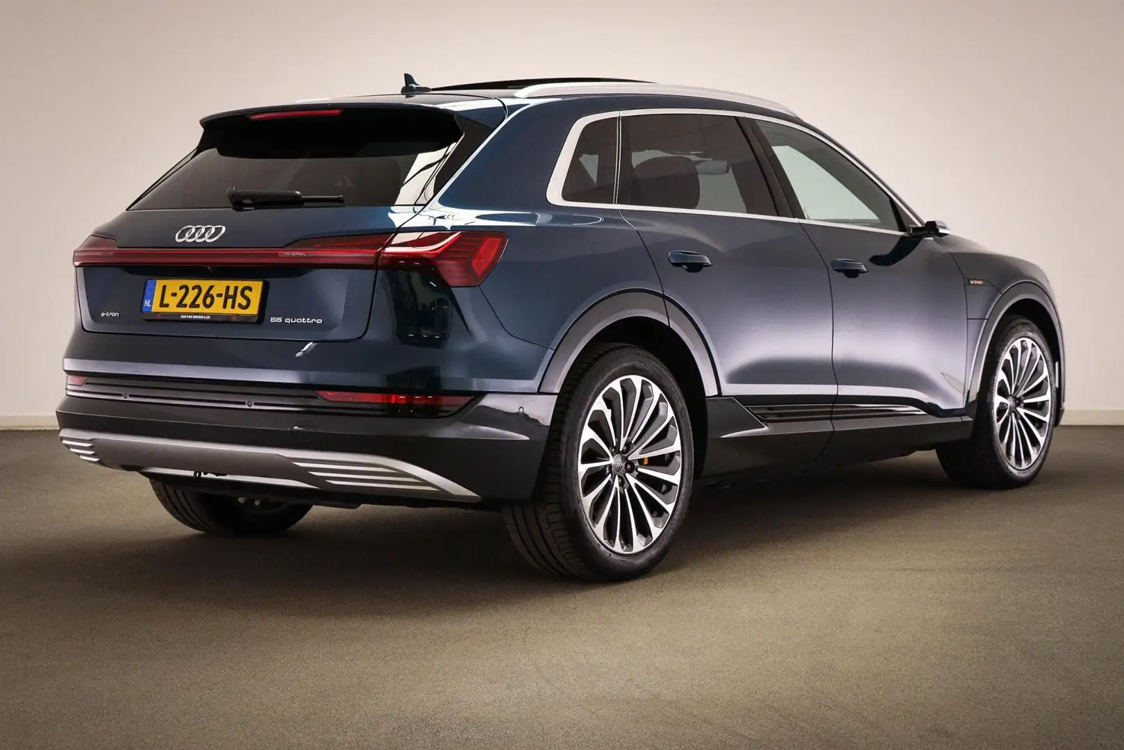 Audi e-tron e-tron 55 quattro 95 kWh | PANOAMADAK | MATRIX LED Bleu - 2