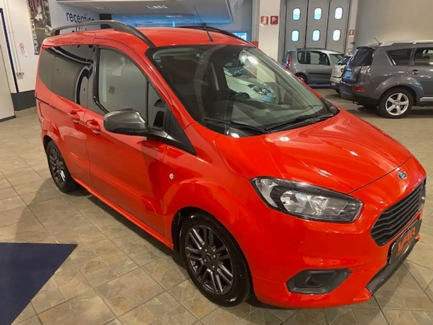 Ford Tourneo Courier 1.5 TDCI 75 CV Sport "NEOPATENTATI" Rot - 1