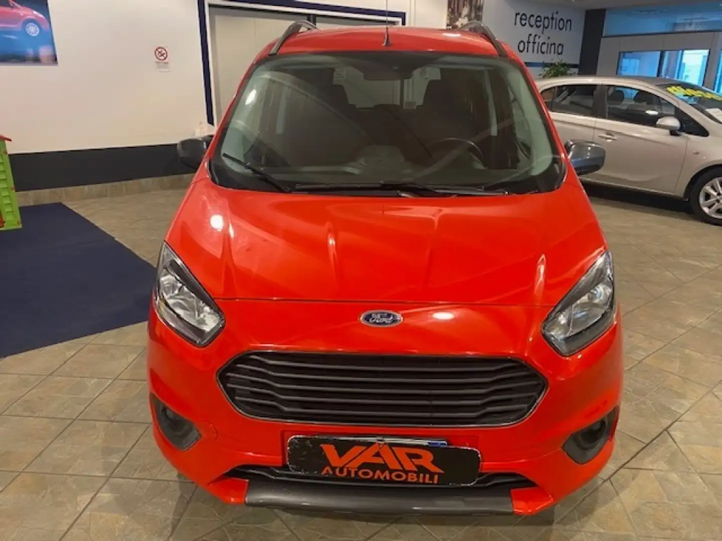 Ford Tourneo Courier 1.5 TDCI 75 CV Sport "NEOPATENTATI" Rot - 2