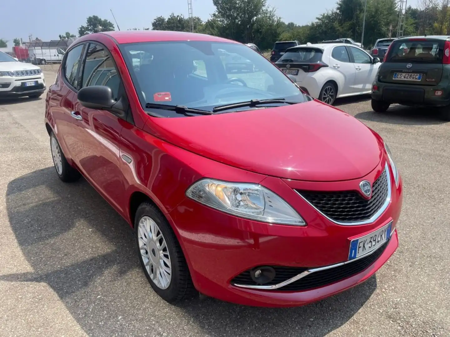 Lancia Ypsilon 1.2 69 CV 5 porte GPL Ecochic Gold Rosso - 2