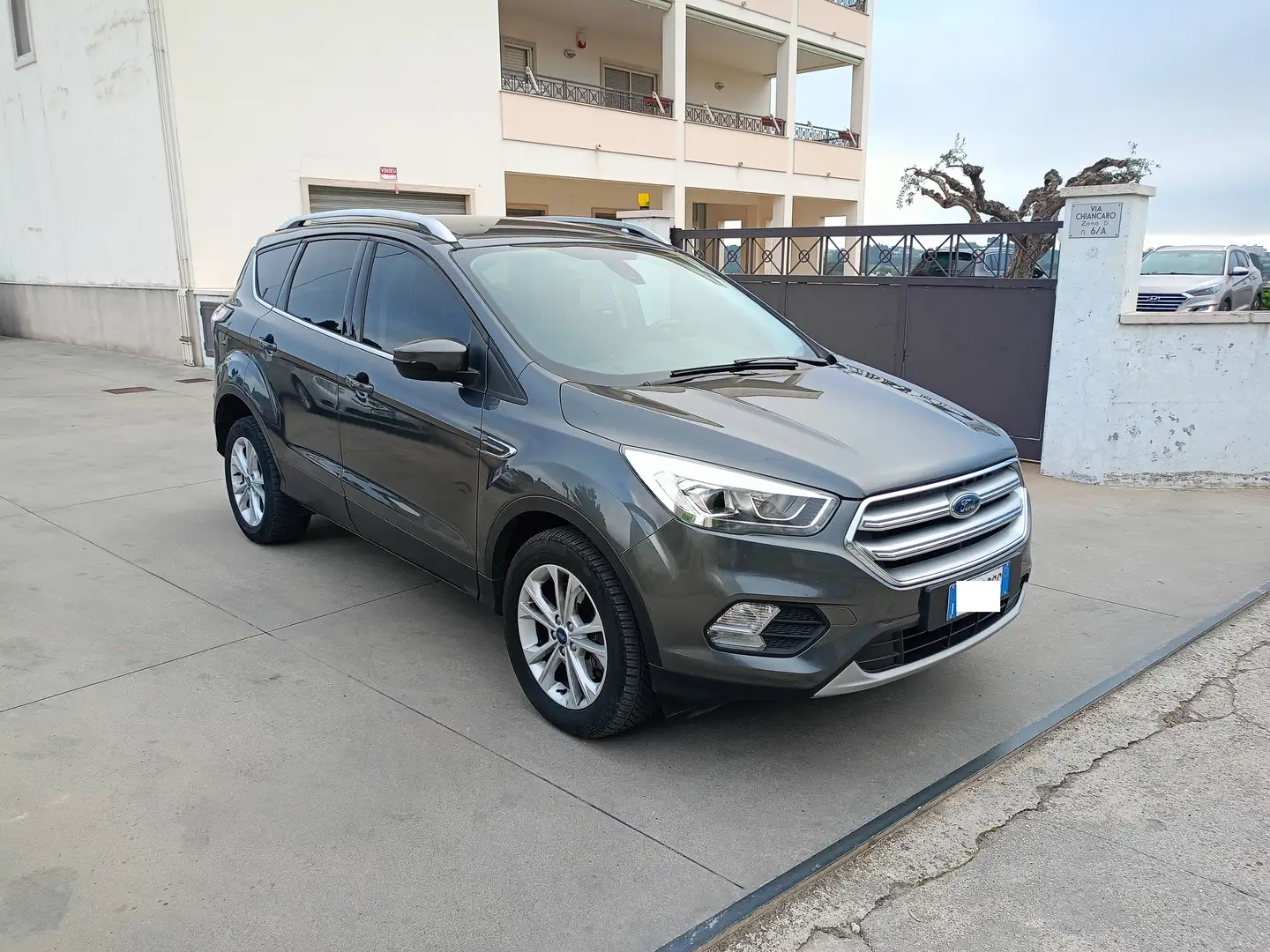 Ford Kuga 1.5 tdci ST-Line Business s Grigio - 2
