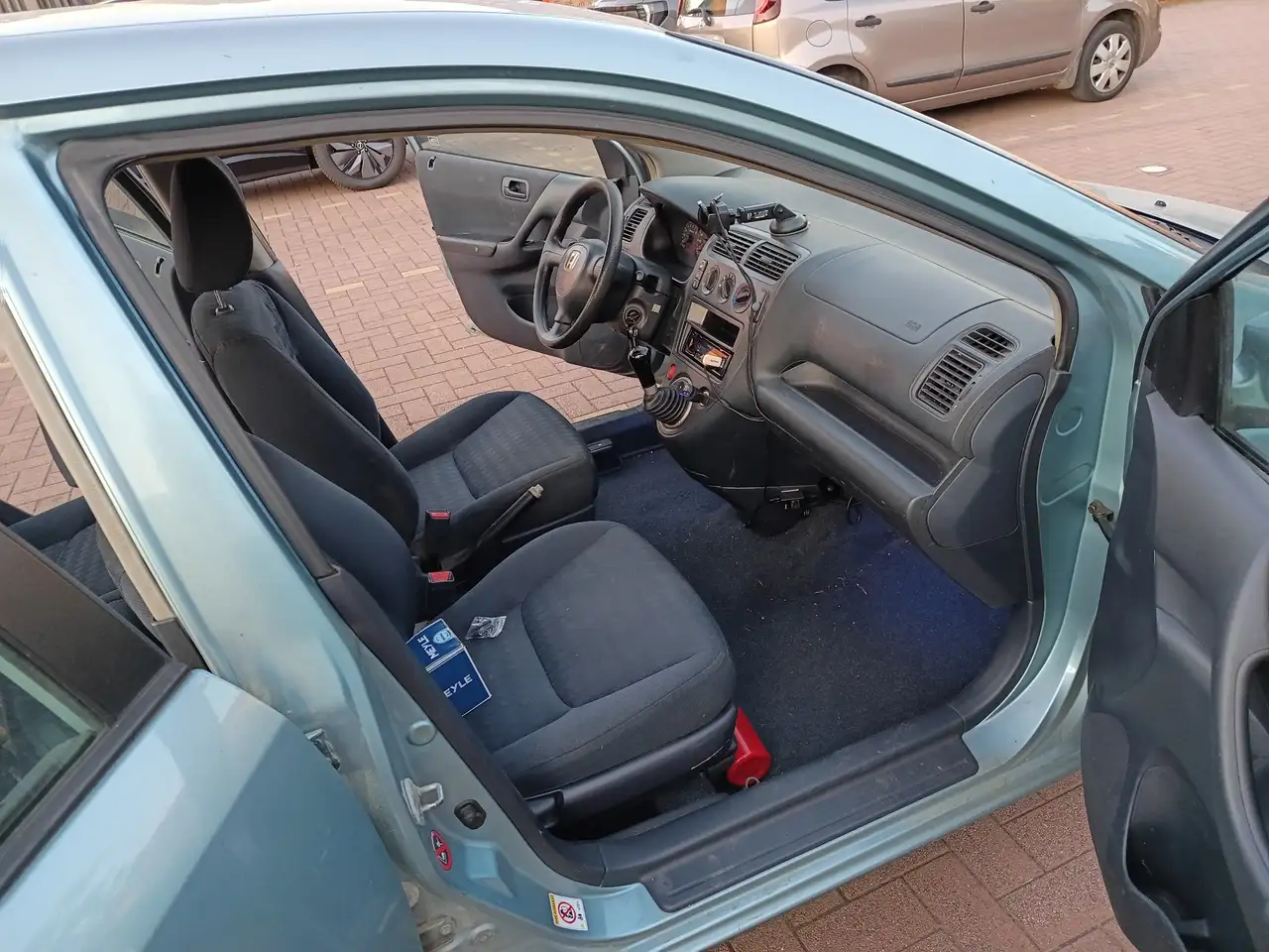 Honda Civic 1.4i S, foto 2