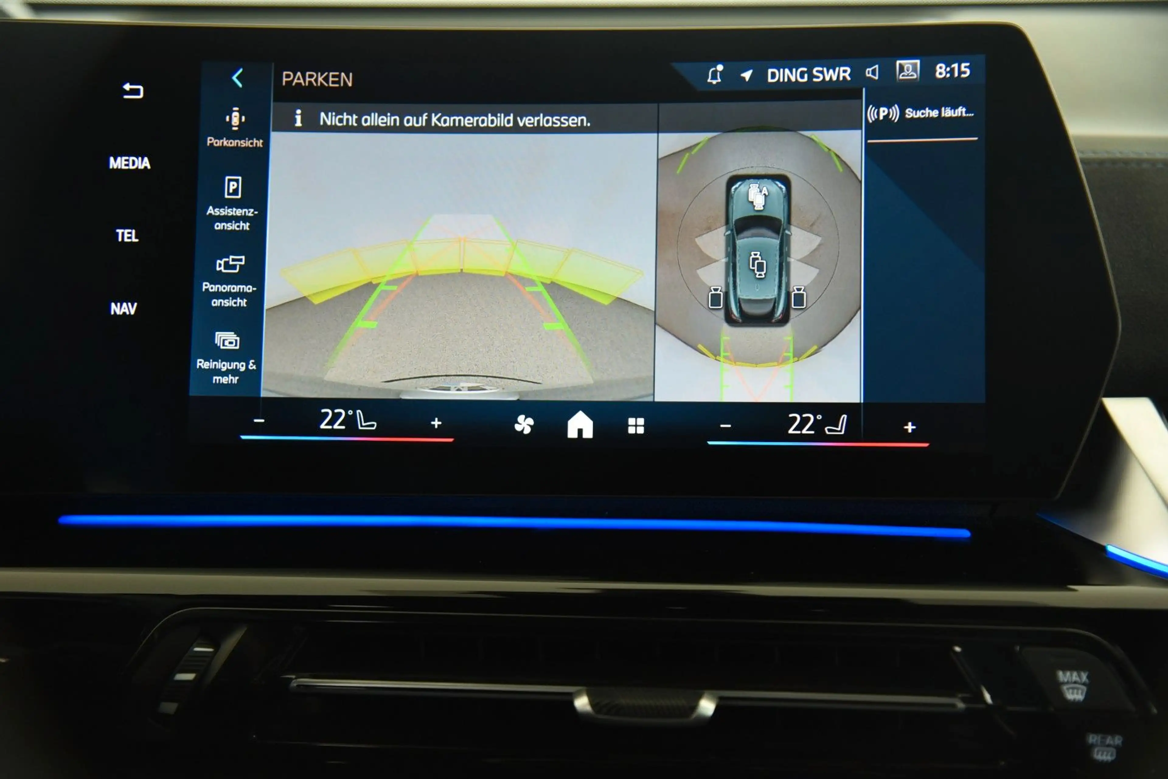 BMW X2 xDrive20d M Sport LED HUD AHK ParkAss DAB — photo 13
